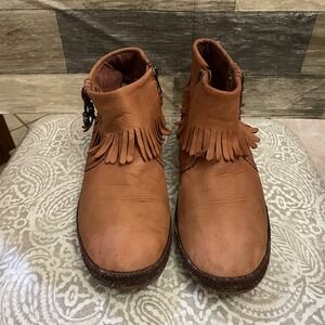 UGG Australia Simmens Tan Leather Fringe Ankle Boots Beaded Boho Womens 9